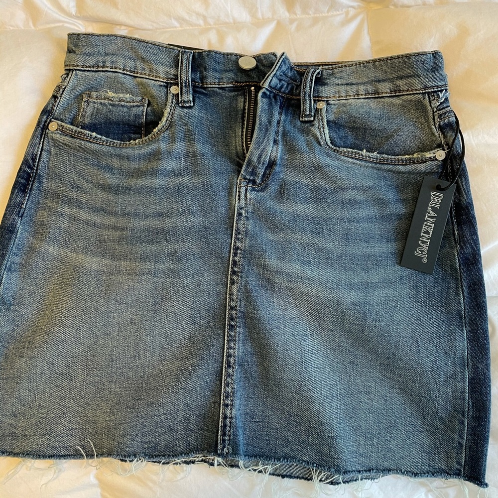 BLANK NYC JEAN SKIRT SIZE 26